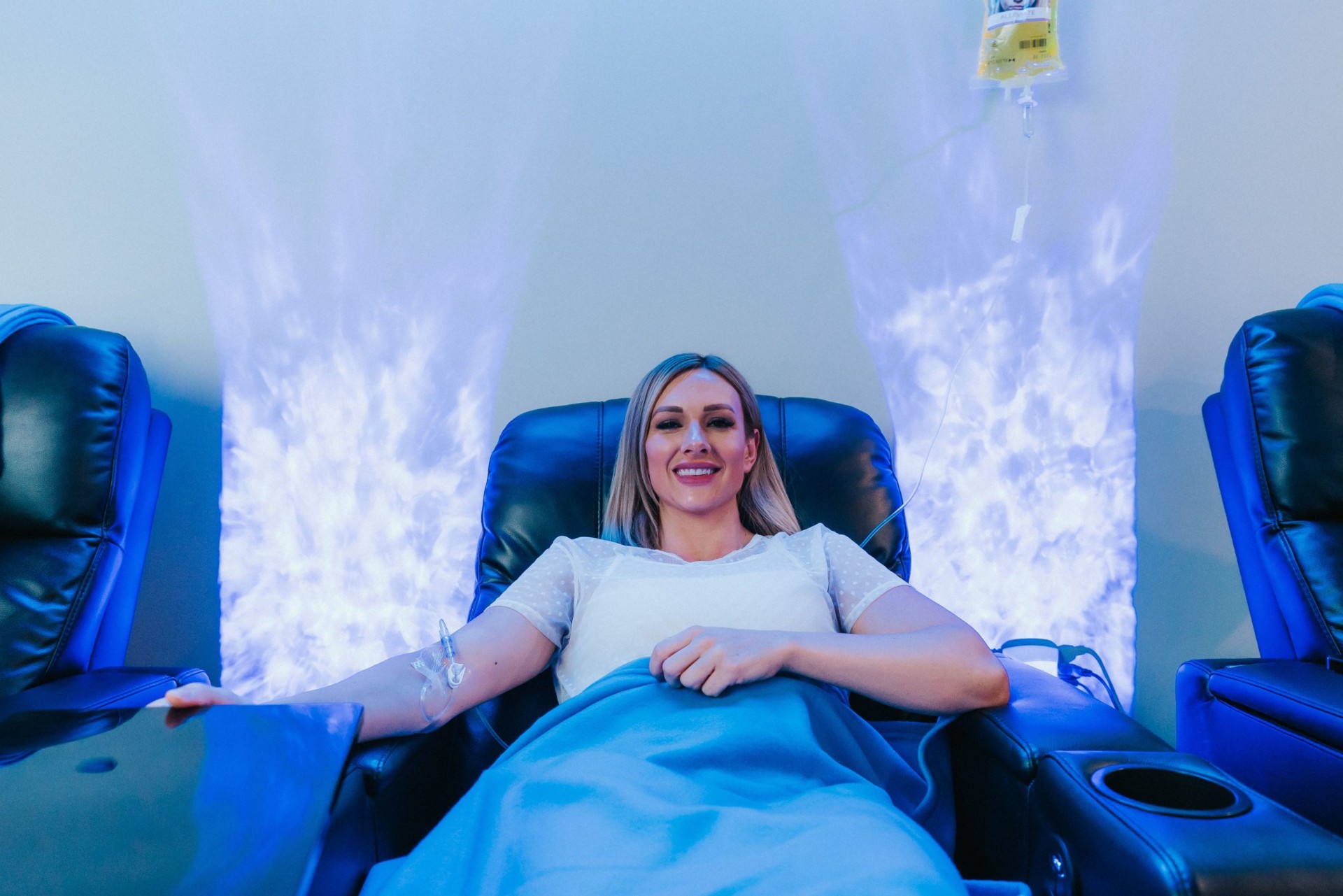 iCRYO Okatie-Bluffton guest relaxing during an IV drip