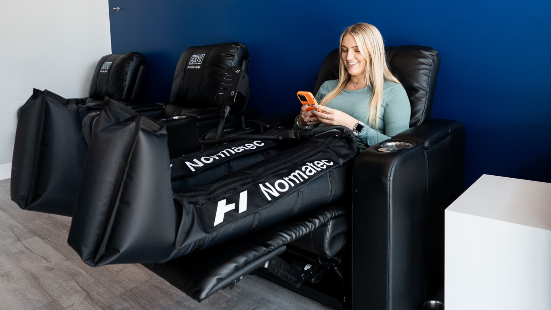 iCRYO NormaTec compression therapy session